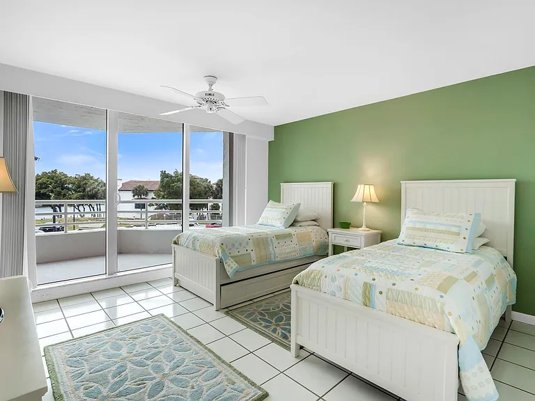 4201 N Ocean Blvd #203 — Photo 47
