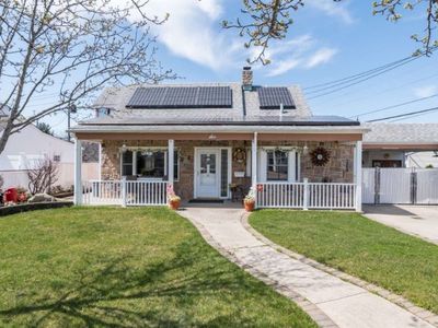6 Cord Ln, Levittown, NY, 11756