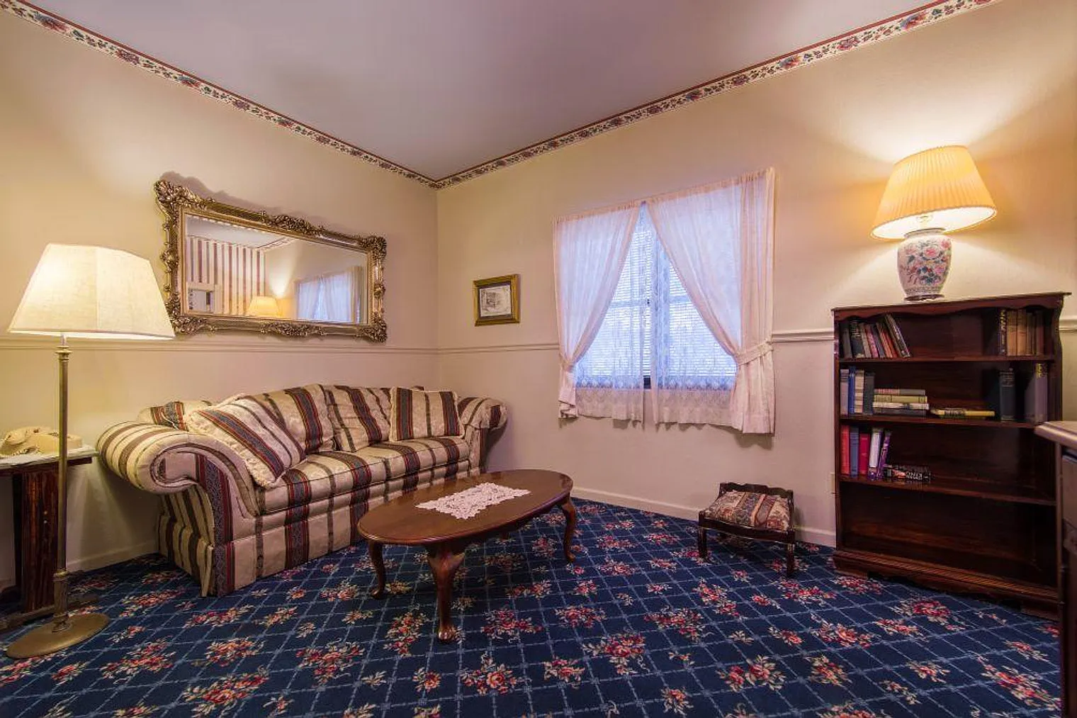 1 bed, 1.0 bath, 387 sqft, $4,162 — Photo 1