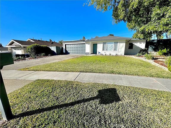 2nd image of 6844 Emerald St