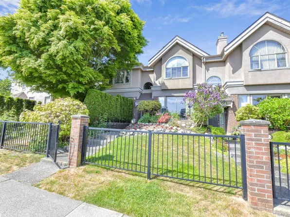 15415 Russell Ave, White Rock, BC V4B 2R5