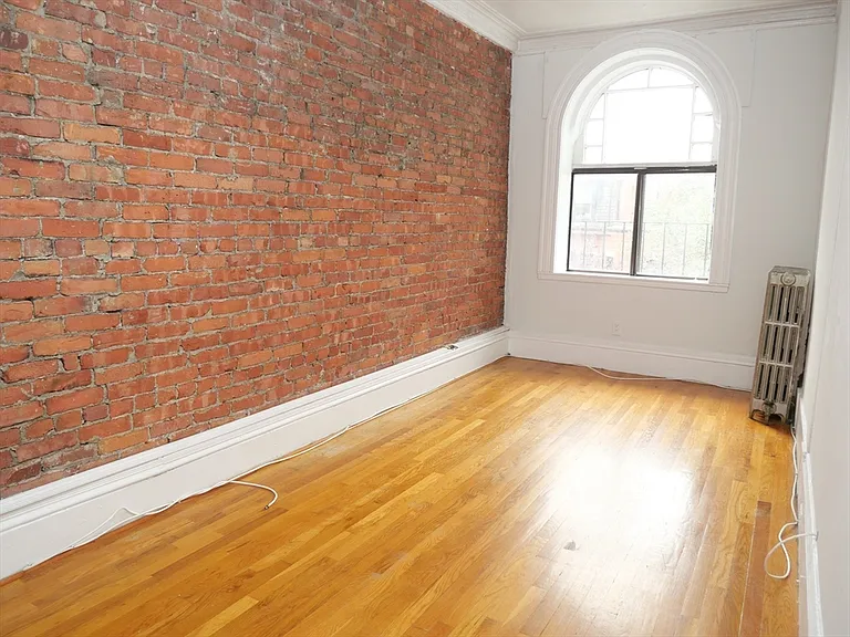 259 W Newton St #10 — Photo 3