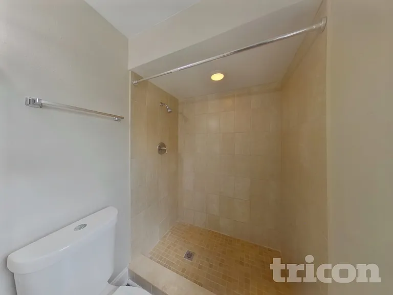 125 Hidden Lake Dr — Photo 8