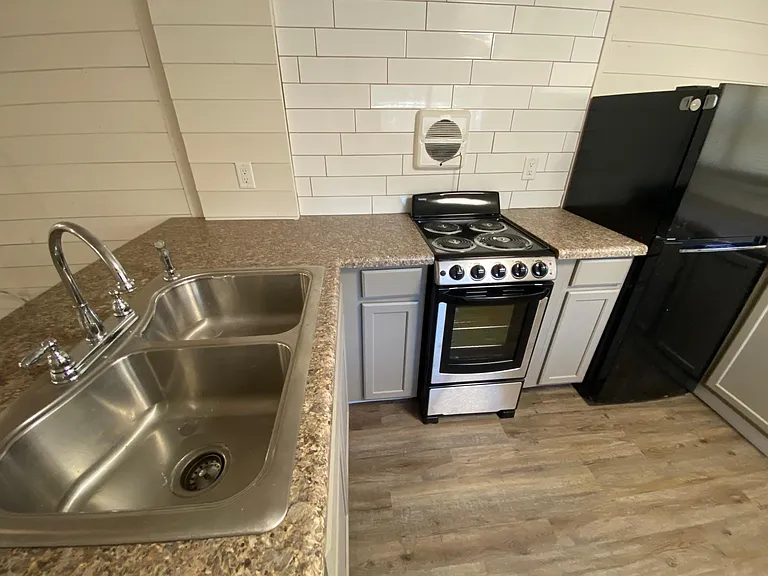 New kitchen, new counters, kitchen is 10 x 9