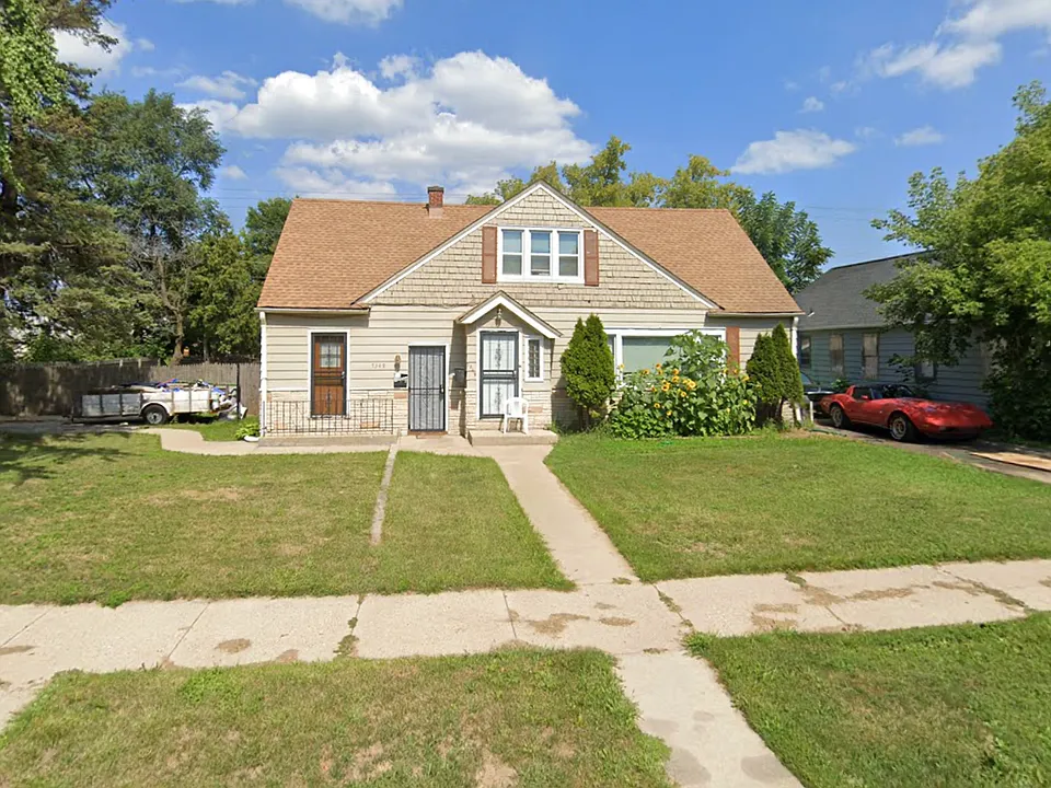 7348-7348A W Medford Ave
