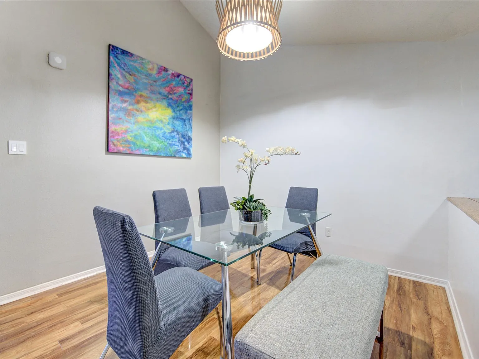 4 bed, 2.0 bath, 1913 sqft, $3,300 — Photo 4