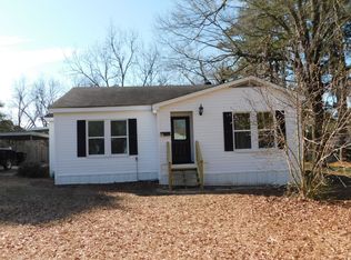 811 Spring St, Springhill, LA 71075