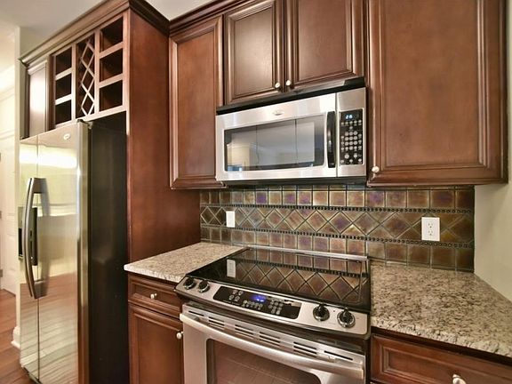 3rd image of 901 Abernathy Rd APT 4190