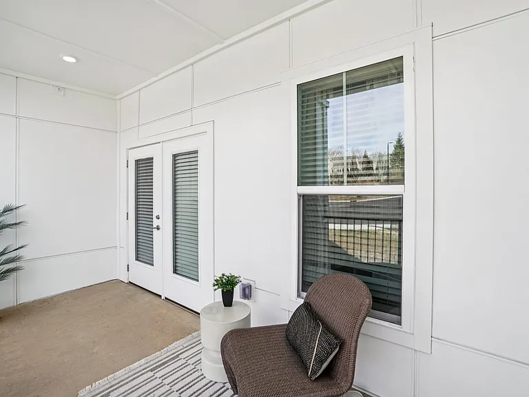 Arden Pines Luxury Apartments — Photo 34