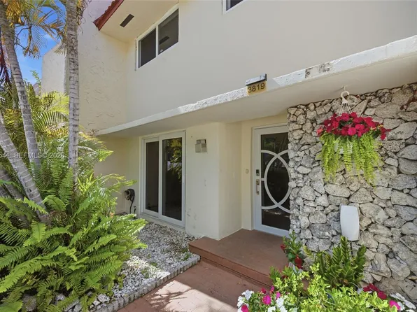 3819 NE 170th St #B-1, North Miami Beach, FL 33160