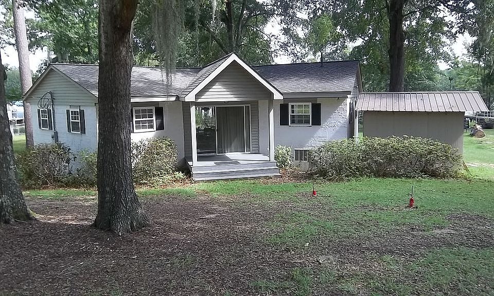 Front of home facing road