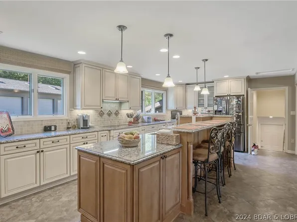 524 Windwood Shores Dr, Edwards, MO 65326