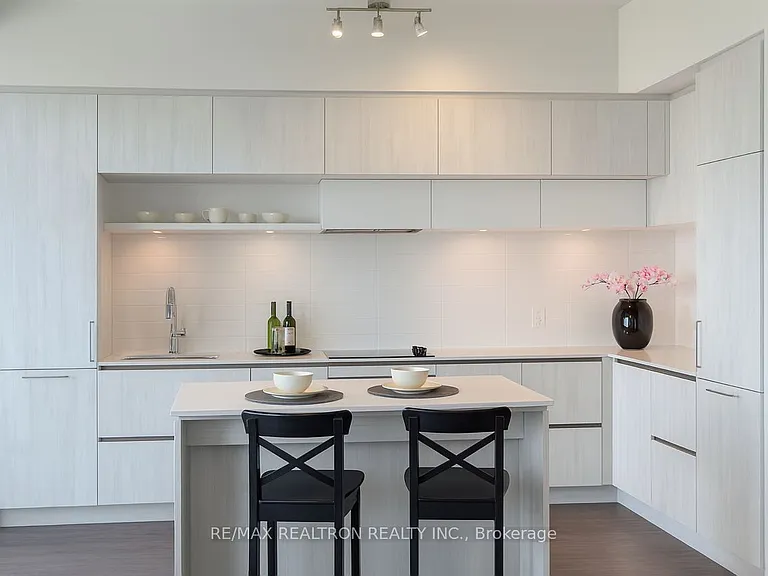 6 David Eyer Rd #Penthouse 915 — Photo 7
