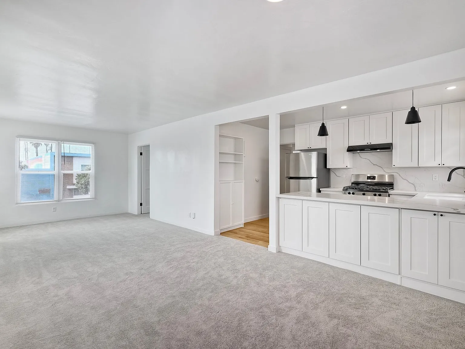 5012 -20 Santa Monica Ave. - 5012 — Photo 4