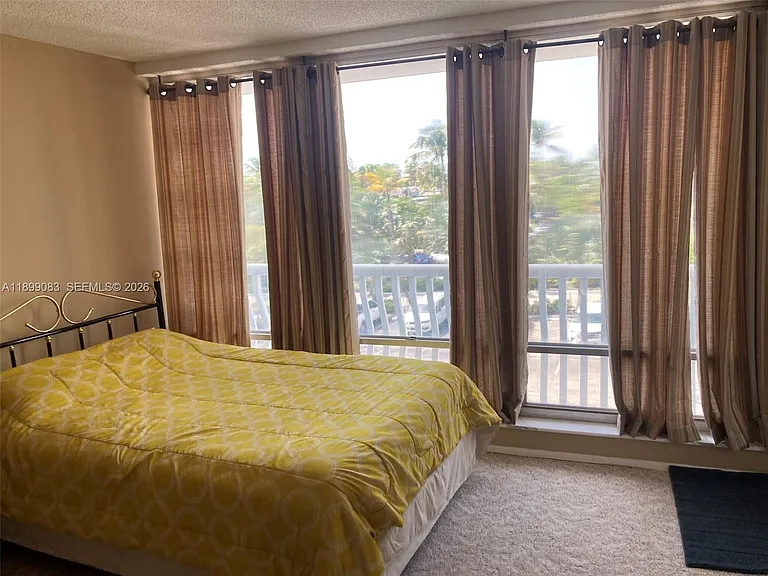 4020 Galt Ocean Dr #203 — Photo 12