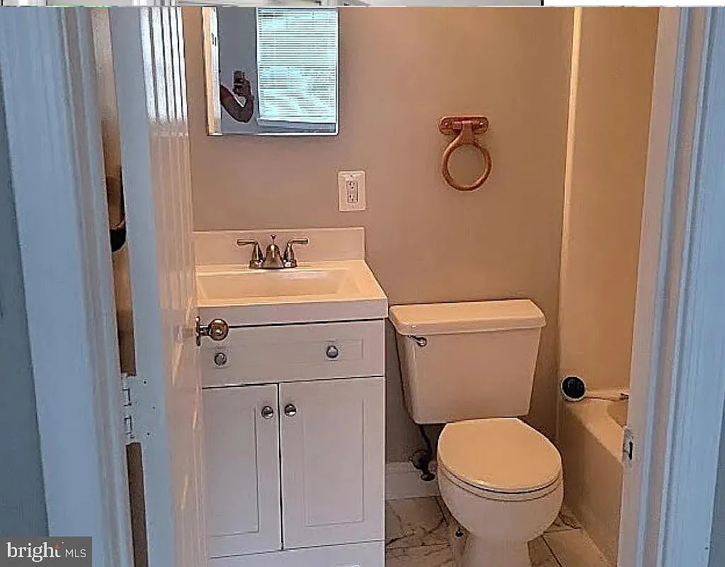 4 bed, 2.5 bath, 1530 sqft, $3,950 — Photo 4