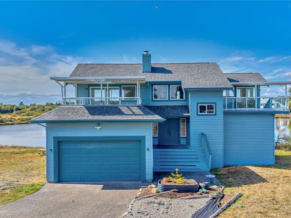1474 Edwards Drive, Point Roberts, WA 98281