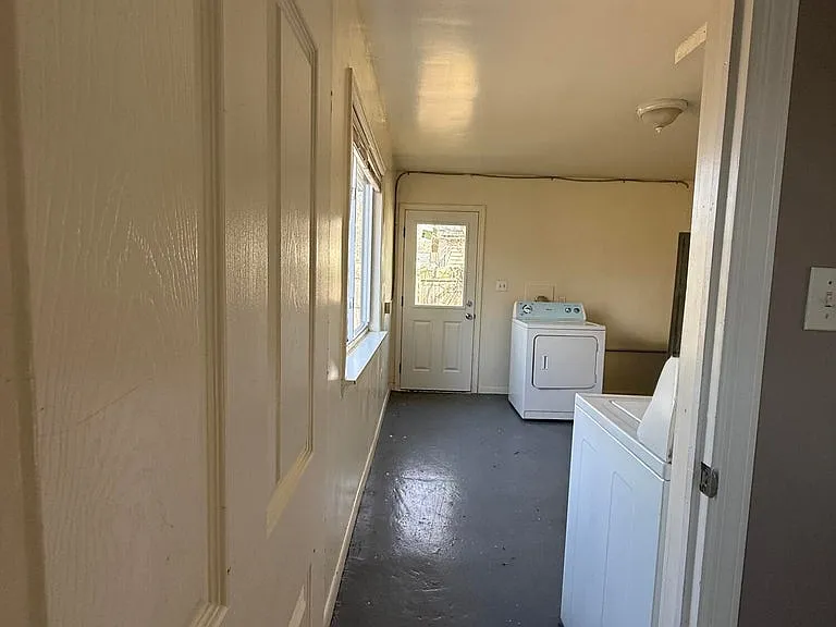 633 Bagley Ave — Photo 12