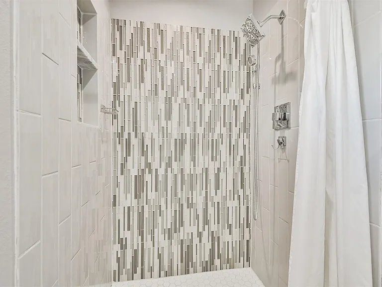 7623 Yellow Pine Dr — Photo 25