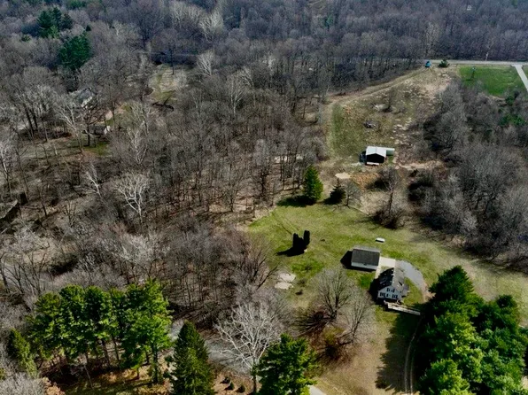 14736 Flynn Rd, Three Oaks, MI 49128