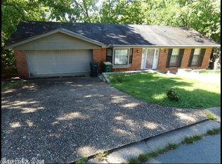 8209 Red Oak Ln, Little Rock, AR 72205