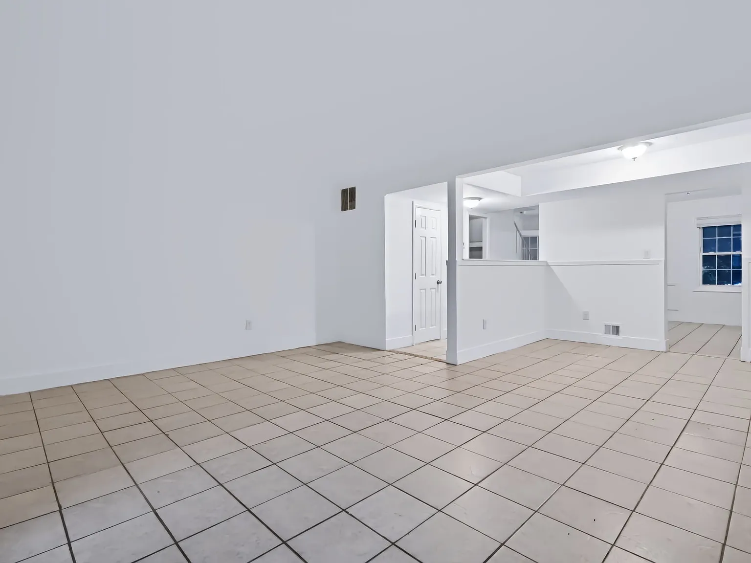 3 bed, 1249 sqft, $1,995 — Photo 4