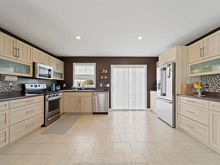 398 Poplar Dr — Photo 13