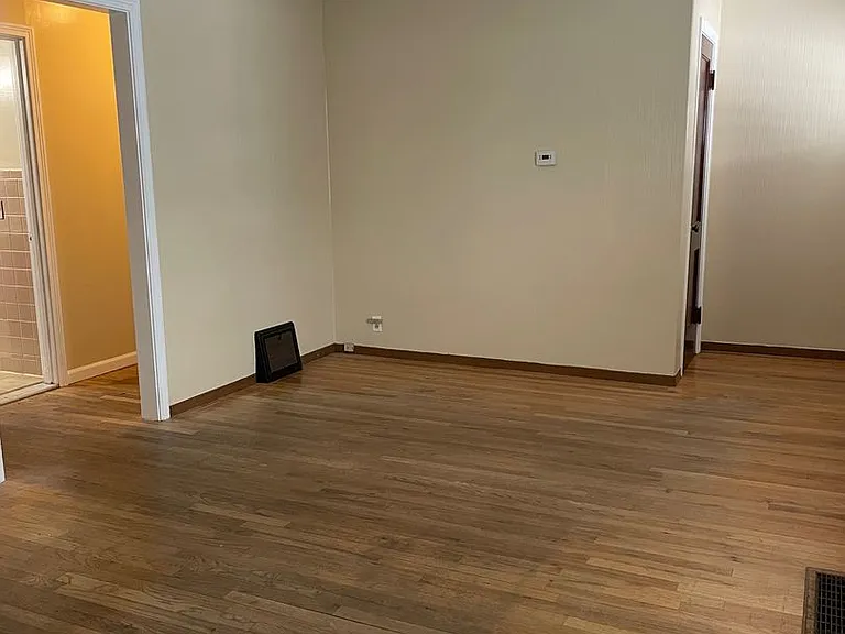 102 Gale Ave — Photo 14