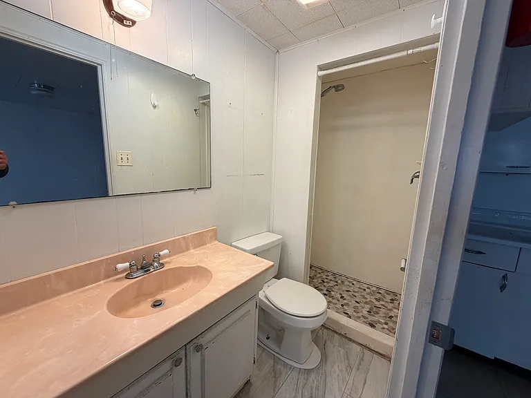 222 Elder Ave — Photo 15