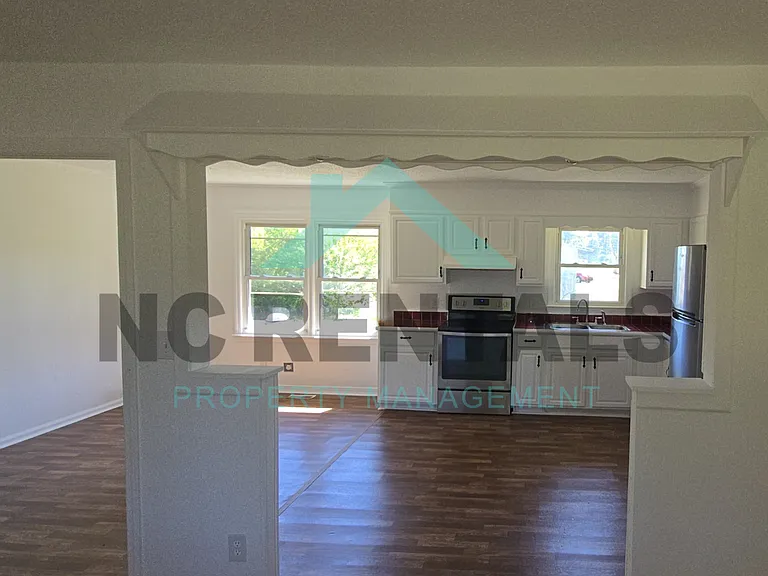 900 Greenwood Blvd — Photo 6
