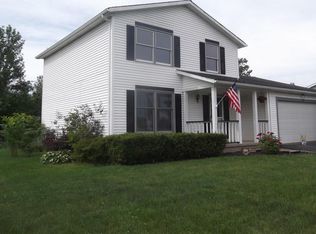 15 Woodstock Ln, Brockport, NY 14420