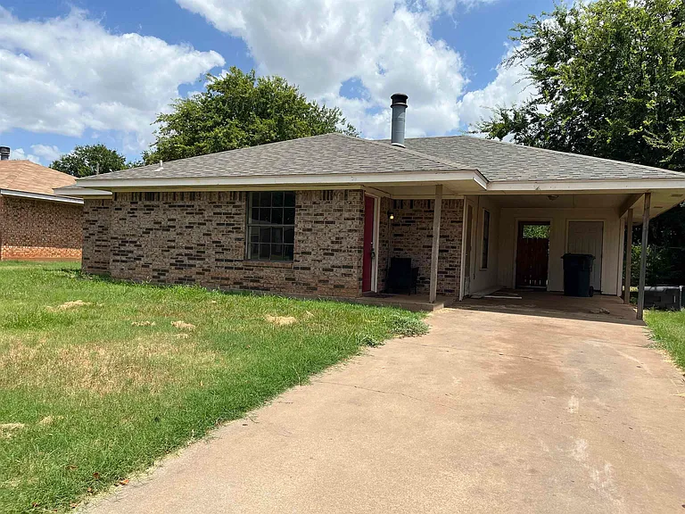 2705 Boulder Dr — Photo 1