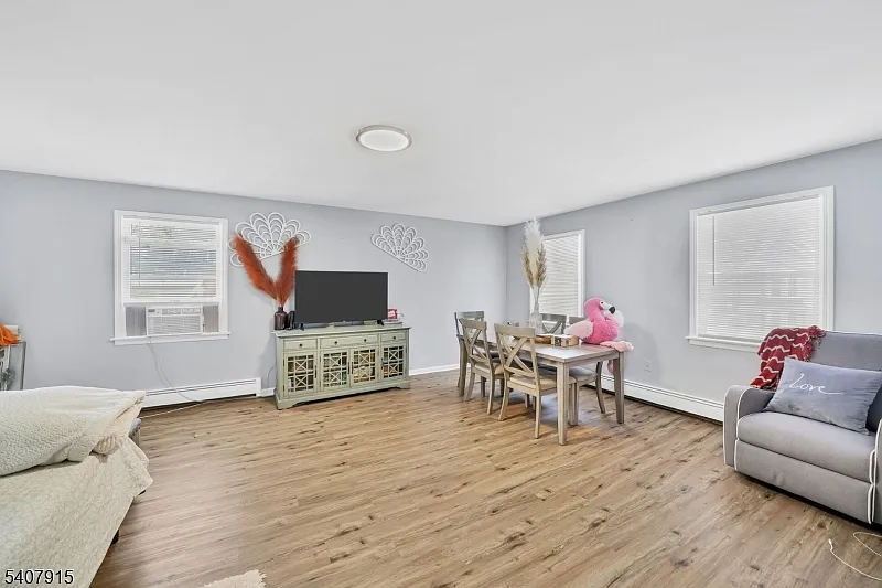 1 bed, 1.0 bath, $1,700 — Photo 3