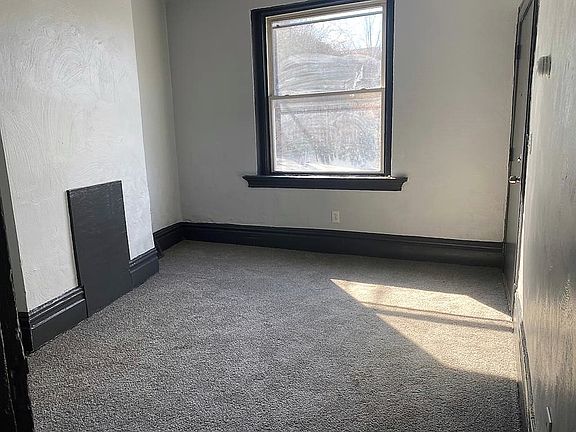 one-bedroom apartment in Brighton Heights