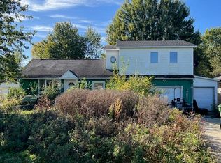 3652 W Harbor Rd, Port Clinton, OH 43452