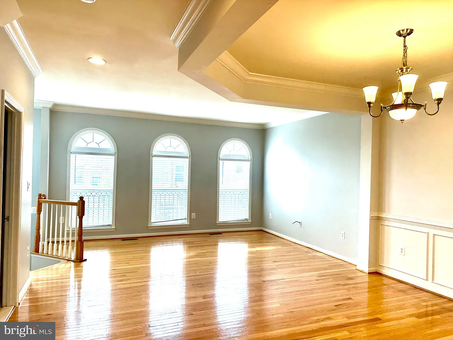 4 bed, 3.5 bath, 2255 sqft, $3,995 — Photo 3