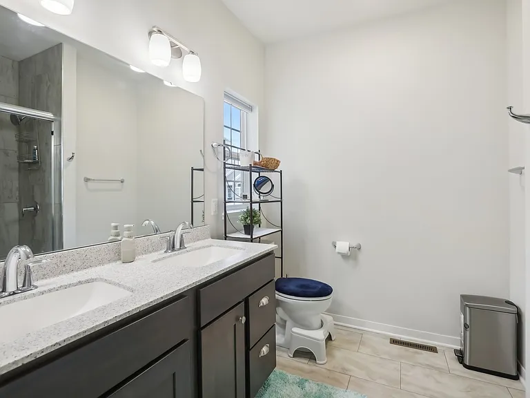 9924 Peach Leaf Ln — Photo 23
