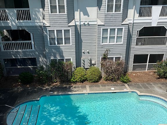Pool/Courtyard Area