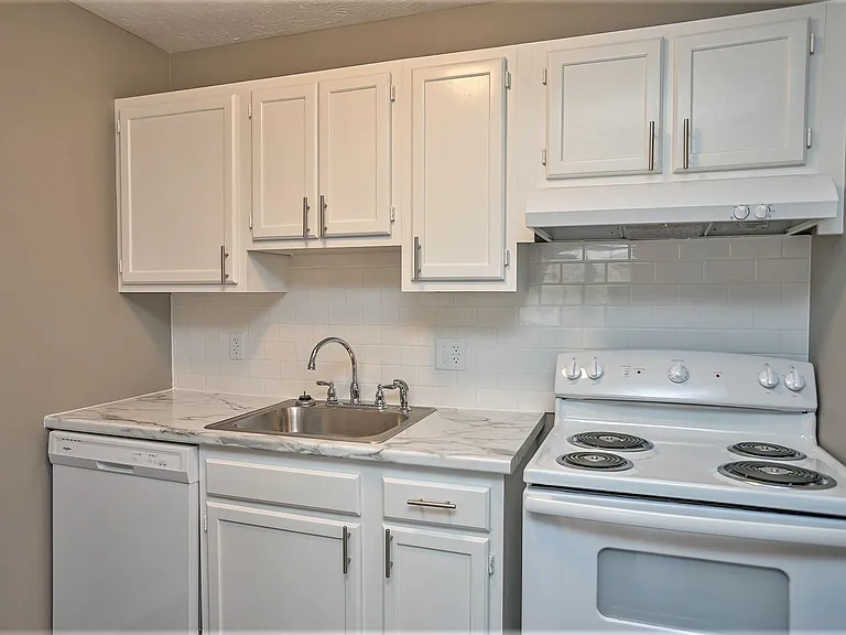 4 Gateway — Photo 11