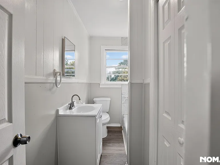 56 Baxter St — Photo 14
