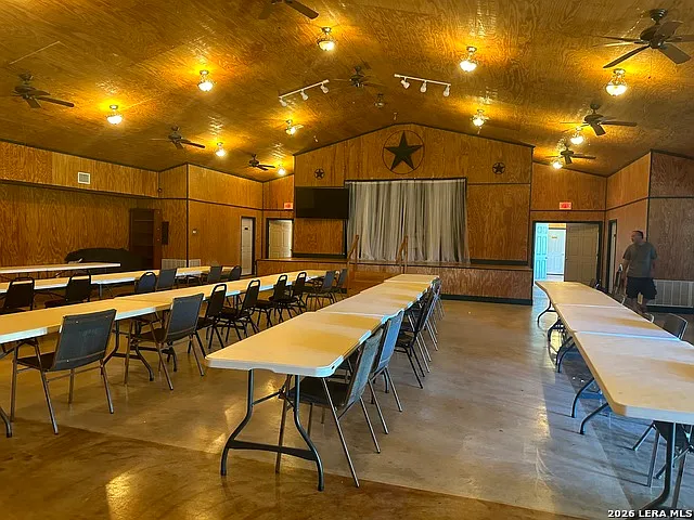 592 Private Road 1508 — Photo 17