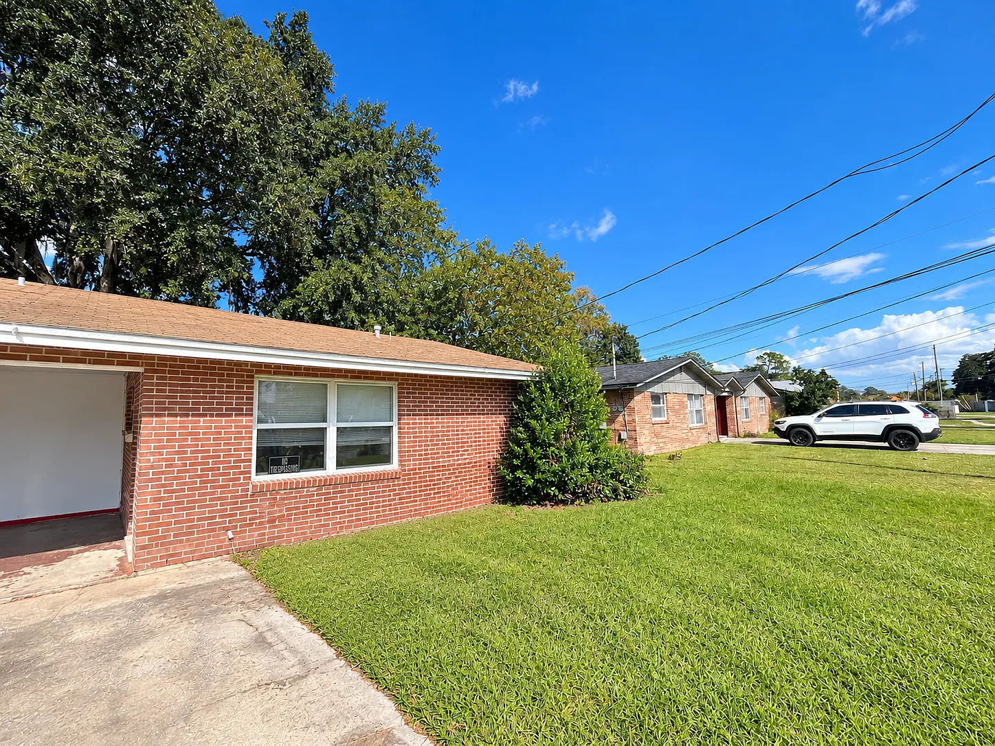 6075 Longchamp Drive - 6075 — Photo 2