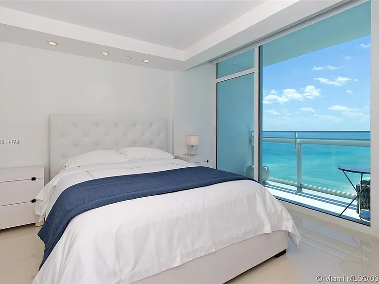 6801 Collins Ave #LPH14 — Photo 3