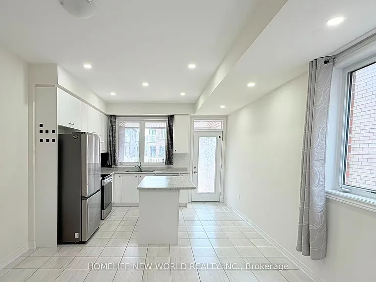 925 Crowsnest Holw — Photo 5