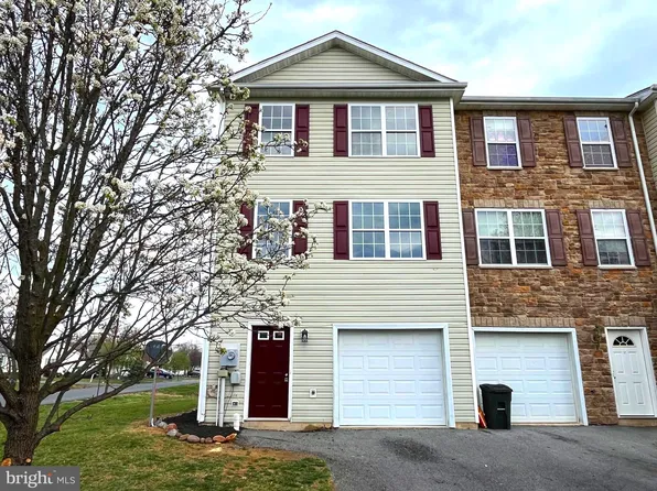 7 Silas Ct, Inwood, WV 25428