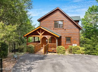 1274 Serenity Ln, Sevierville, TN 37876