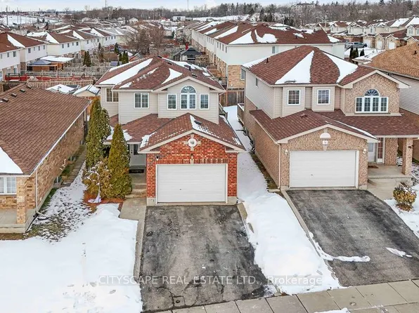 67 Maple Bush Dr, Cambridge, ON N1T 2C6