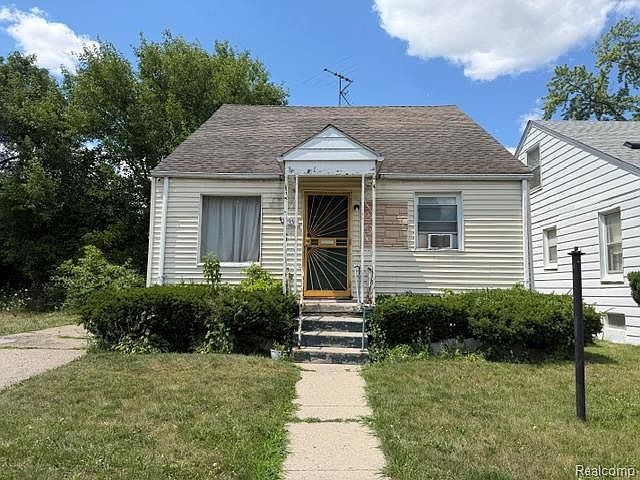 1st image of 17935 Mackay St