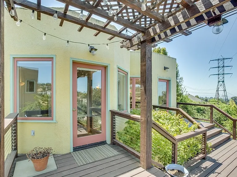 816 Everett Ave — Photo 3