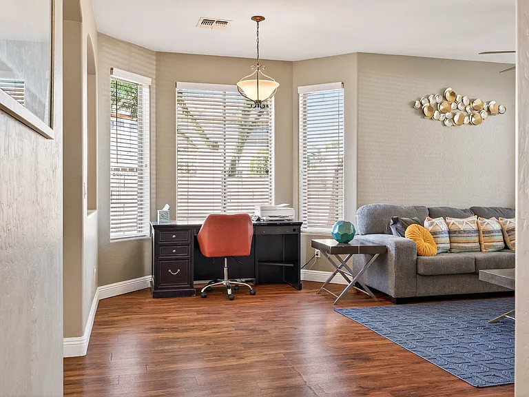 2433 W Ellis St — Photo 64